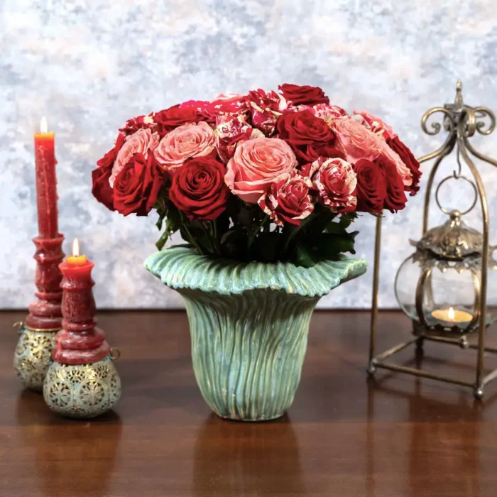 Roses In Love | Peak Flowers | Flower Delivery | Sophia Lauren, Red Naomi & Harlequin Roses